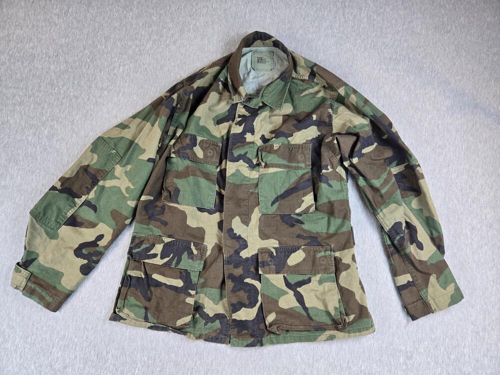 Vintage US Army Woodland Camouflage Jacket Mens Medium Short Camo Field Coat 90s
